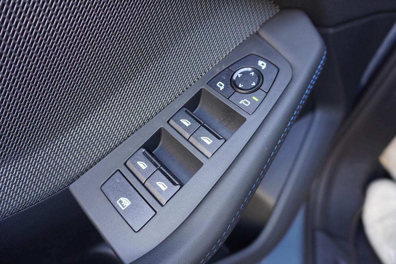 BMW 1-SERIE 120 M Sportpakket Pro | High Executive | Innovation Pack | Individual Lak | Panoramadak