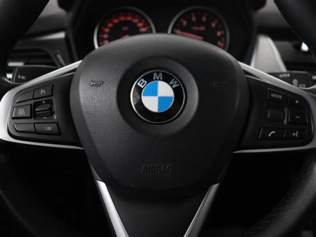 BMW 2-SERIE Active Tourer 218i High Executive | Leder | Stoelverwarming | Harman/Kardon | Trekhaak | Navigatie | Full LED | Climate control | Parkeerhulp | Cruise control