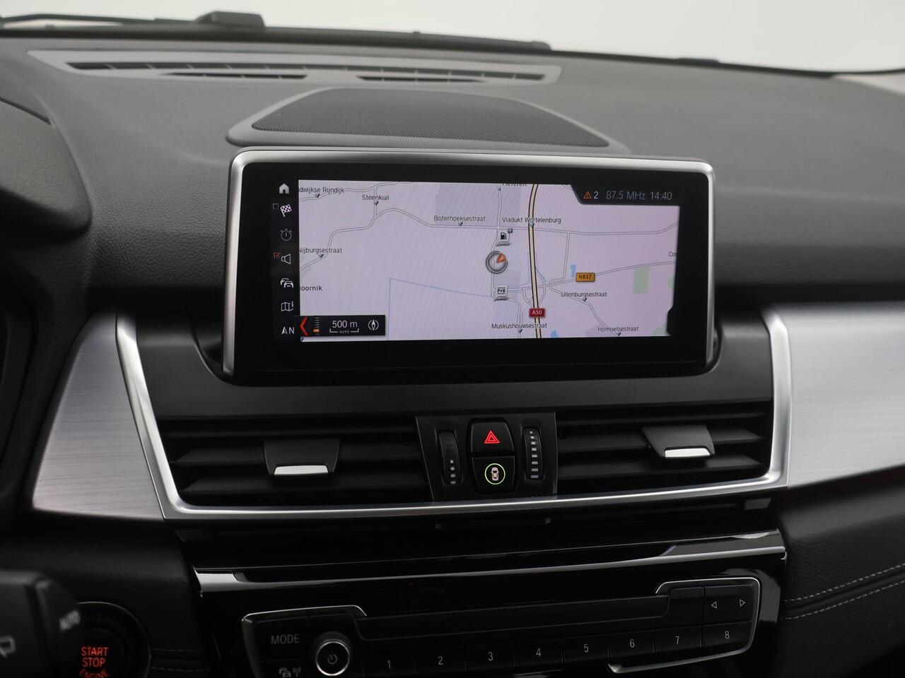 BMW 2-SERIE Active Tourer 218i Executive AUTOM. TREKH|NAVI|HEAD-UP|ORG.NL|CLIMA|CRUISE|PDC|17INCH