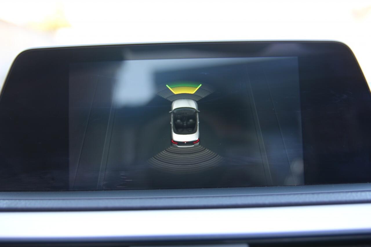 BMW 2-SERIE 218i High Executive | M-pakket | Navigatie | Sensoren v/a |