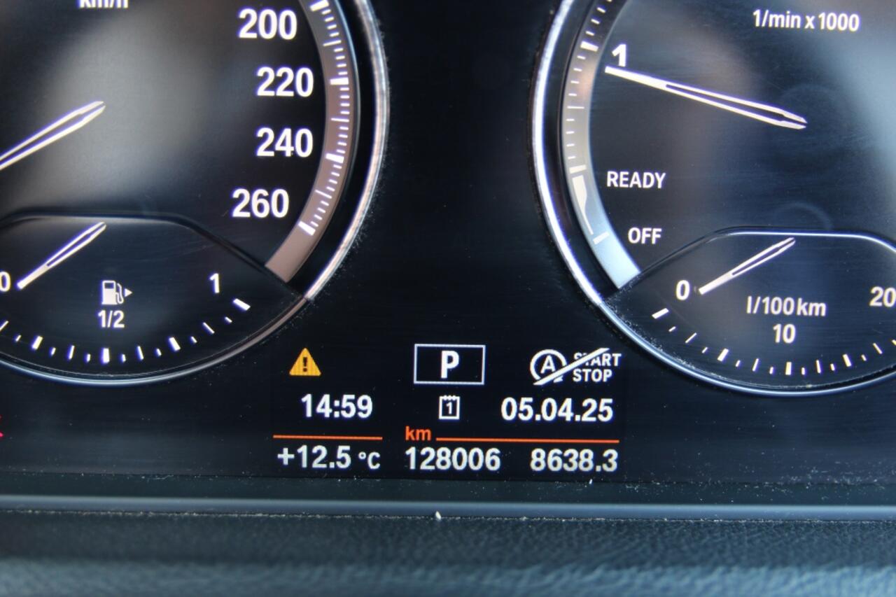 BMW 2-SERIE 218i High Executive | M-pakket | Navigatie | Sensoren v/a |