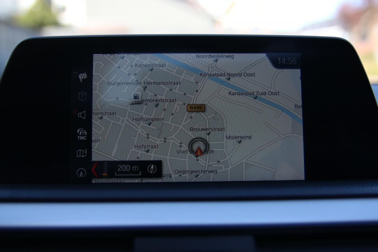 BMW 2-SERIE 218i High Executive | M-pakket | Navigatie | Sensoren v/a |