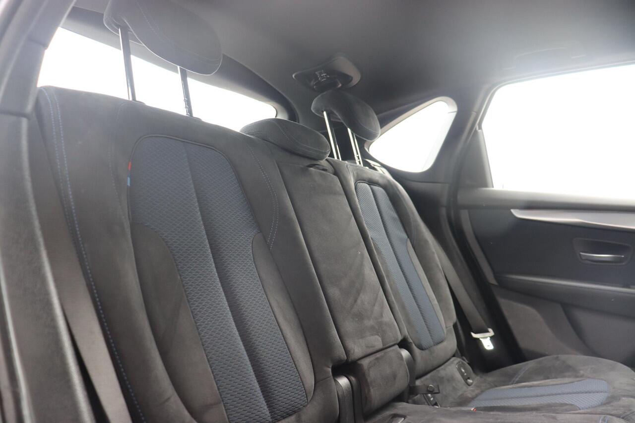 BMW 2-SERIE Active Tourer 218i Executive M-Sport pakket/ Sportstoelen/ Cruise control/ Climate control/ Navigatie
