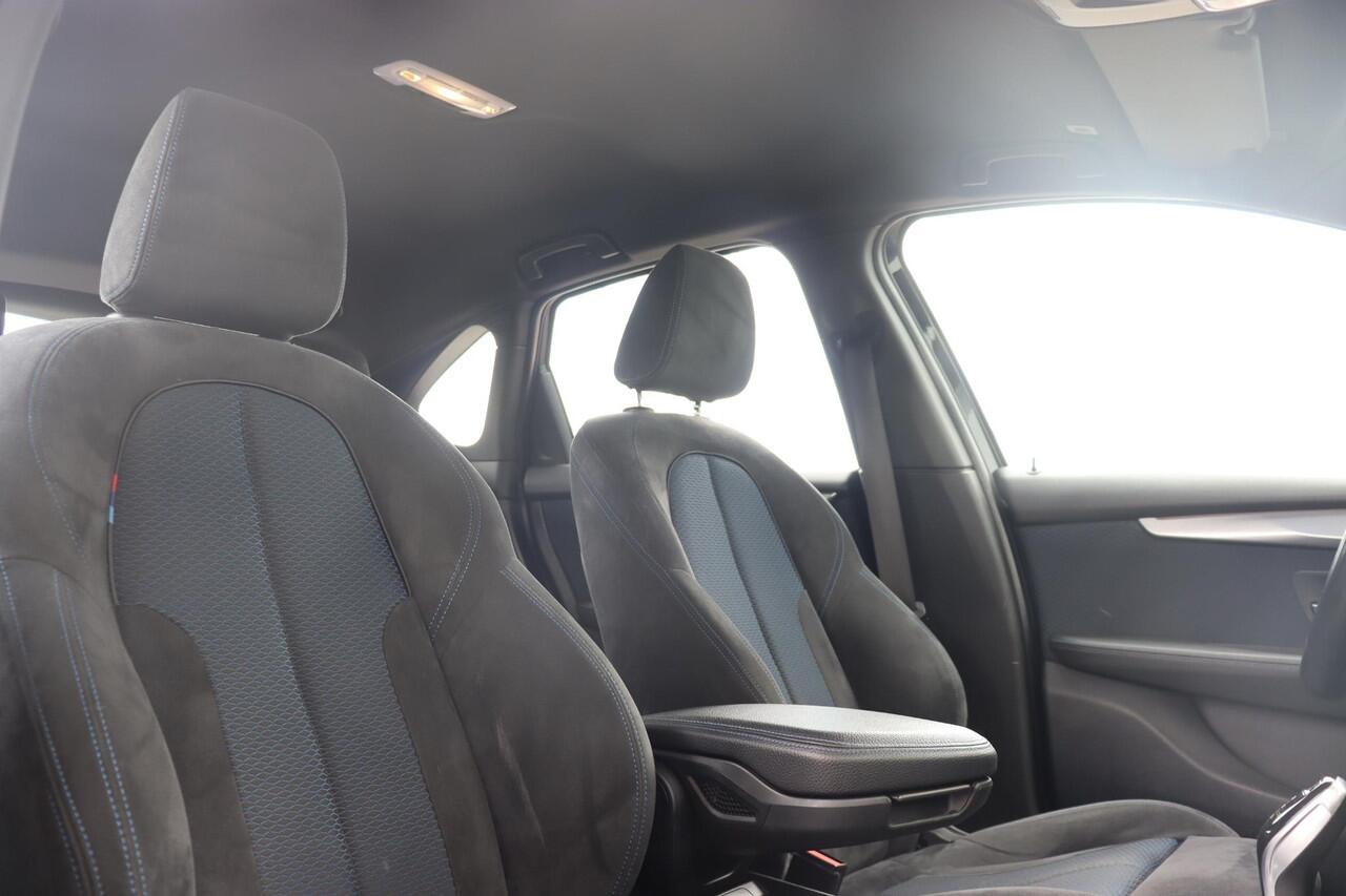BMW 2-SERIE Active Tourer 218i Executive M-Sport pakket/ Sportstoelen/ Cruise control/ Climate control/ Navigatie