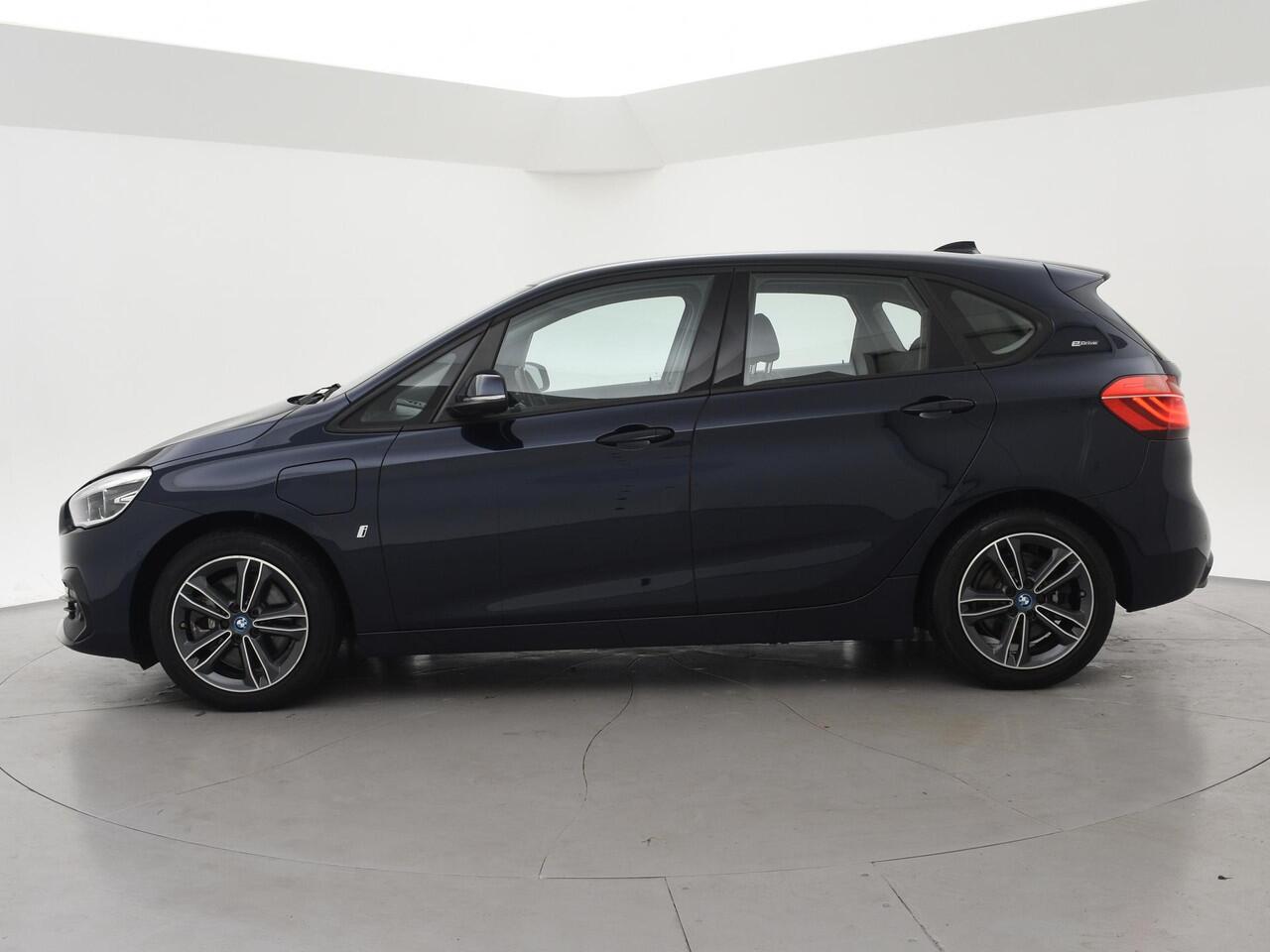 BMW 2-SERIE Active Tourer 225xe 224 PK XDRIVE PLUG-IN HYBRID + STOELVERWARMING / AFN. TREKHAAK / NAVIGATIE