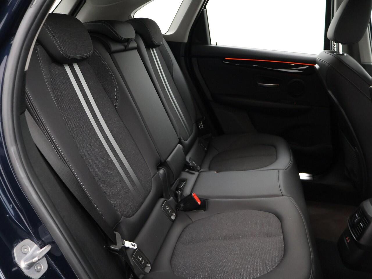 BMW 2-SERIE Active Tourer 225xe 224 PK XDRIVE PLUG-IN HYBRID + STOELVERWARMING / AFN. TREKHAAK / NAVIGATIE