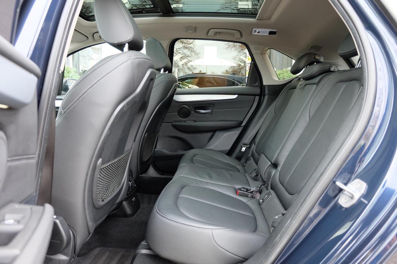 BMW 2-SERIE Active Tourer 218i High Executive / Pano / Camera / Leder / Luxury Line