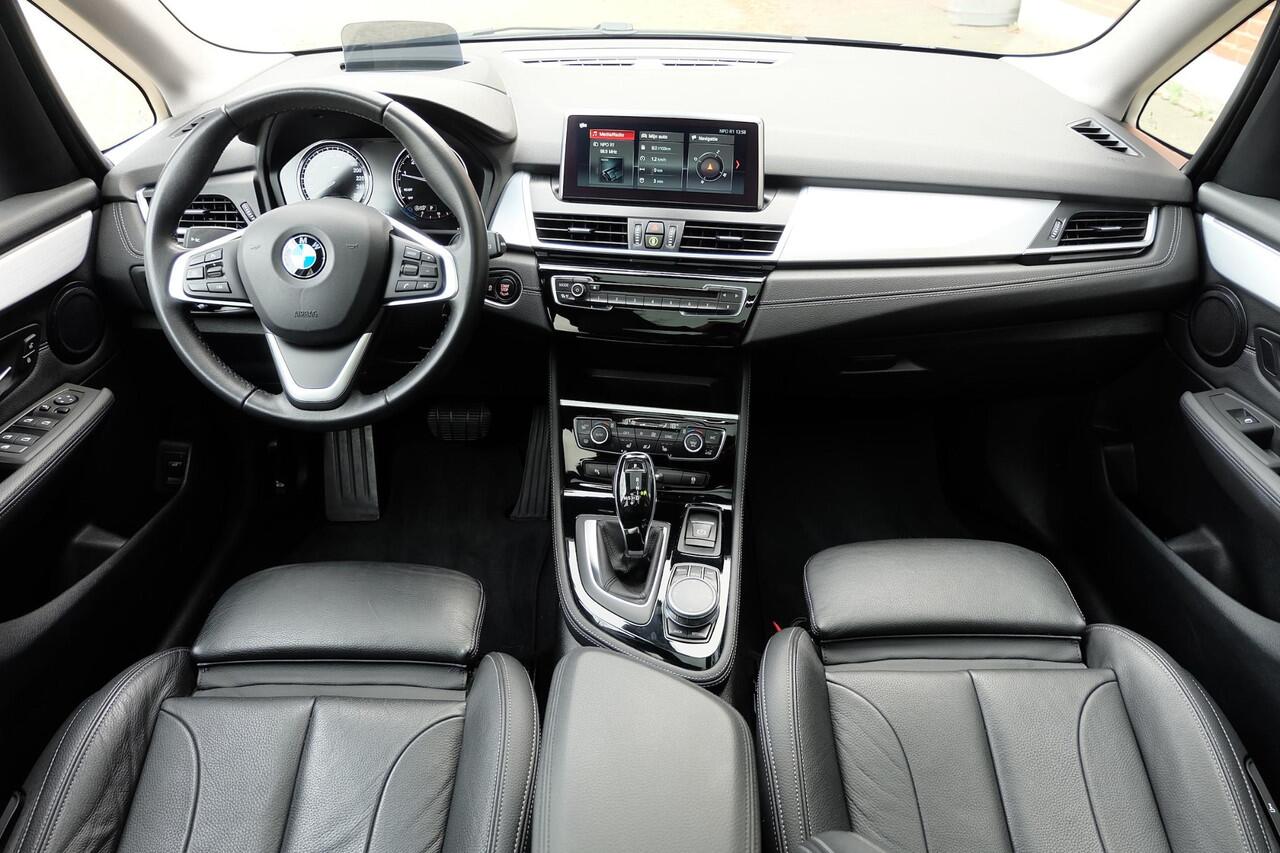 BMW 2-SERIE Active Tourer 218i High Executive / Pano / Camera / Leder / Luxury Line