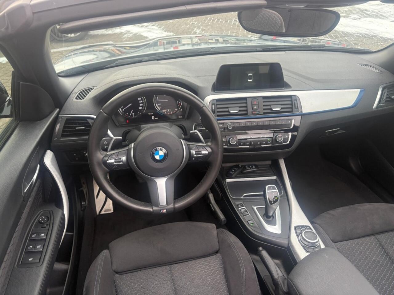 BMW 2-SERIE 220I High Executive M-sport I Alcantara I Navi