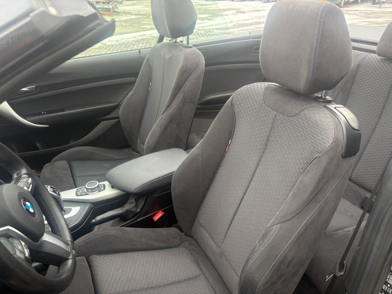 BMW 2-SERIE 220I High Executive M-sport I Alcantara I Navi