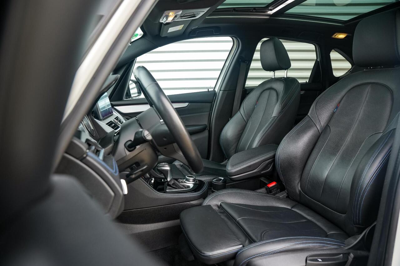 BMW 2-SERIE Active Tourer 225xe iPerformance High Executive M Pakket Camera Pano HUD Clima Cruise Leer 17"LM