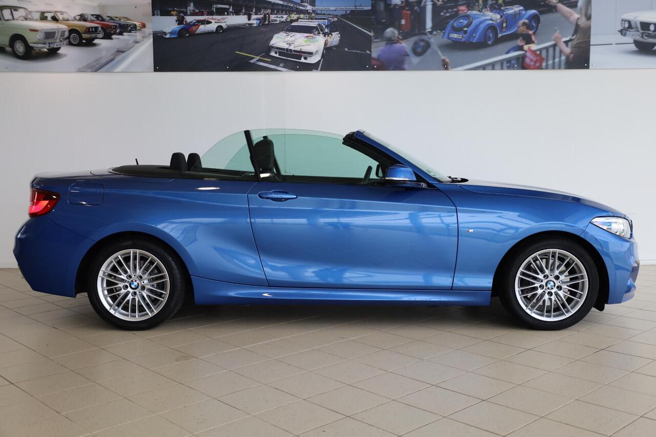 BMW 2-SERIE Cabrio 220i M Sportpakket | Stoelverwarming | Sportstoelen
