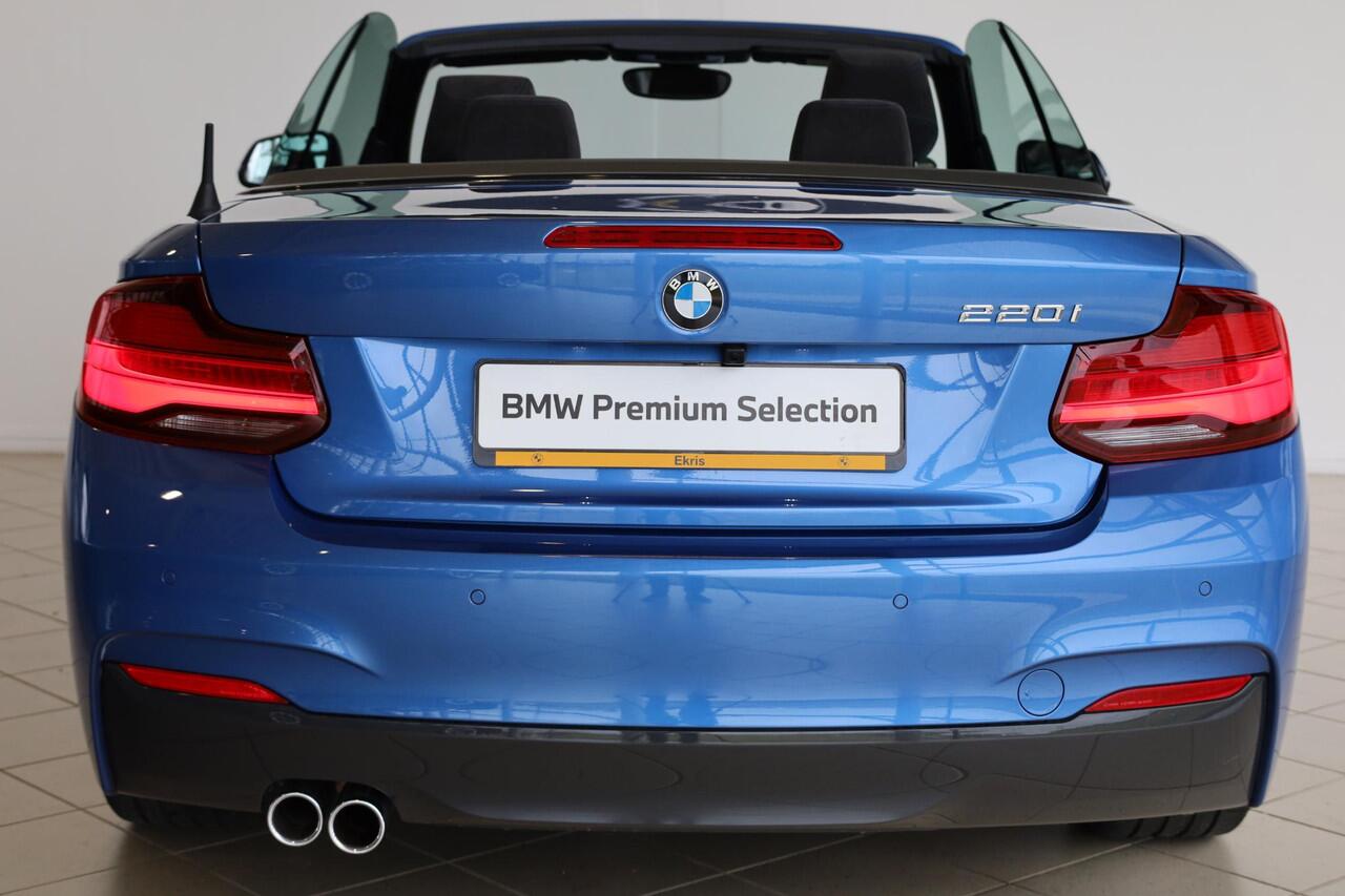BMW 2-SERIE Cabrio 220i M Sportpakket | Stoelverwarming | Sportstoelen
