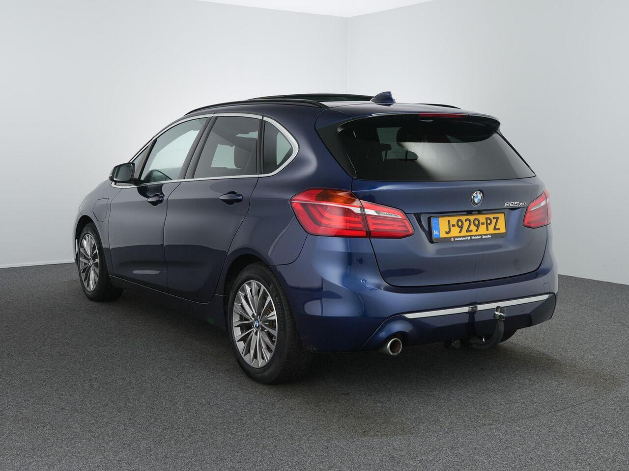 BMW 2-SERIE Active Tourer 225xe iPerformance High Executive | Pano | Leer | Trekhaak | Camera | Keyless