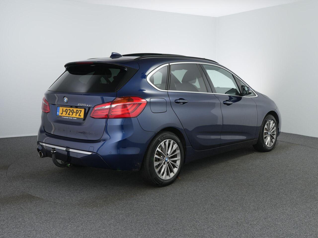 BMW 2-SERIE Active Tourer 225xe iPerformance High Executive | Pano | Leer | Trekhaak | Camera | Keyless