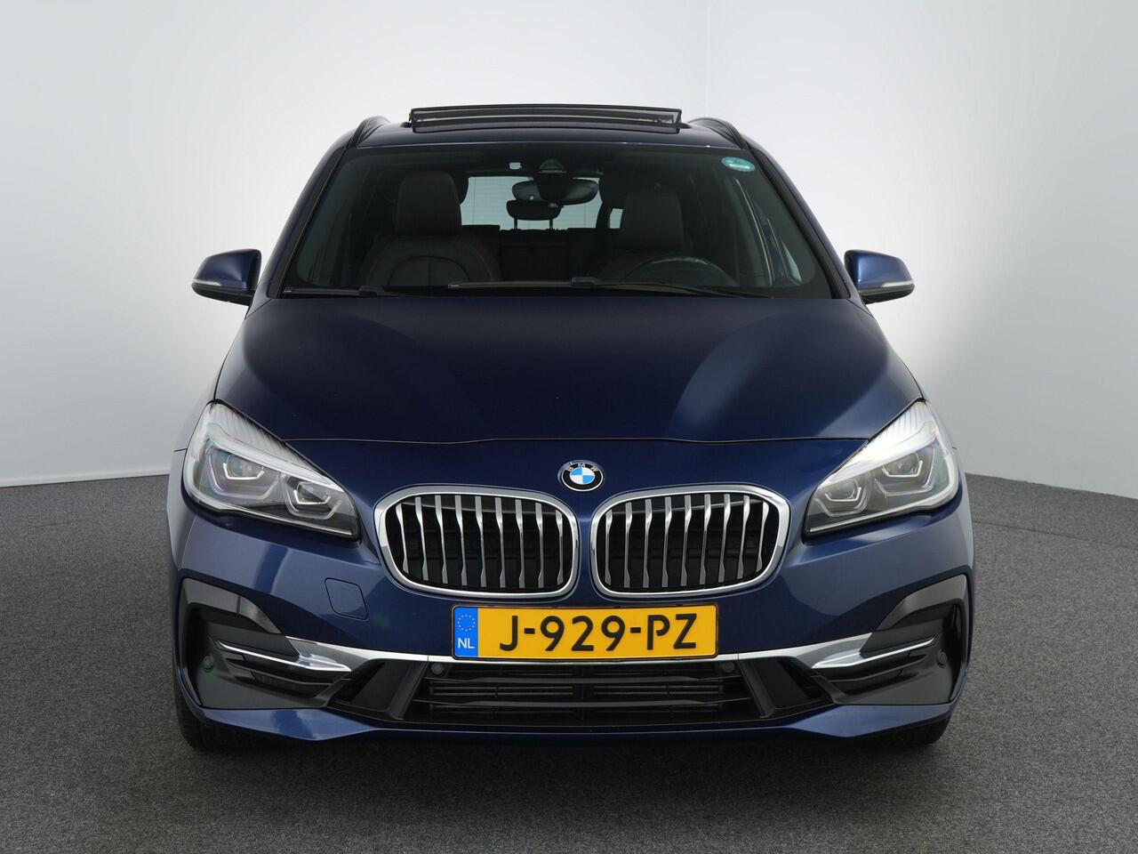 BMW 2-SERIE Active Tourer 225xe iPerformance High Executive | Pano | Leer | Trekhaak | Camera | Keyless