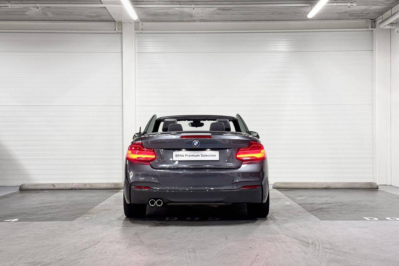 BMW 2-SERIE Cabrio 220i High Executive | M Sportpakket | Stoelverwarming | M sport-onderstel