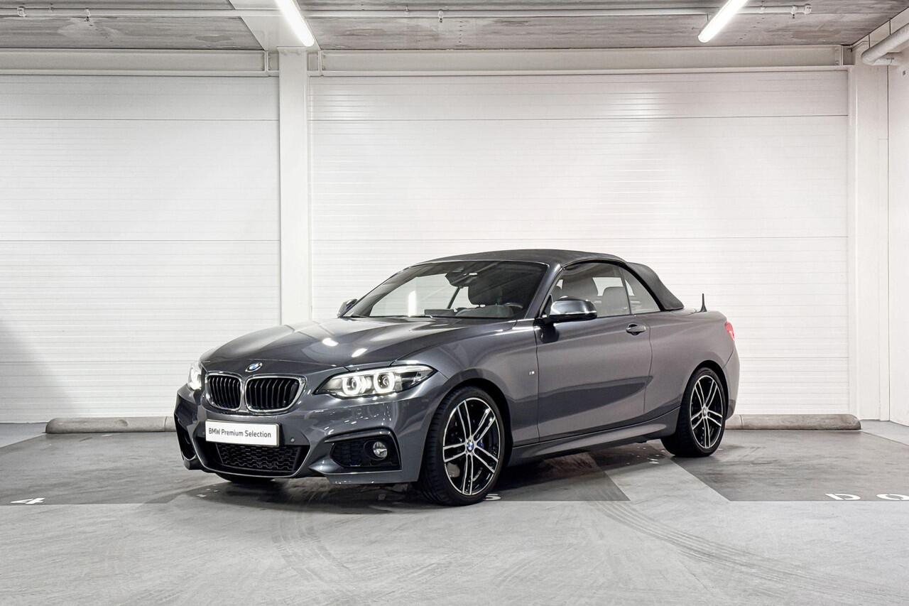 BMW 2-SERIE Cabrio 220i High Executive | M Sportpakket | Stoelverwarming | M sport-onderstel