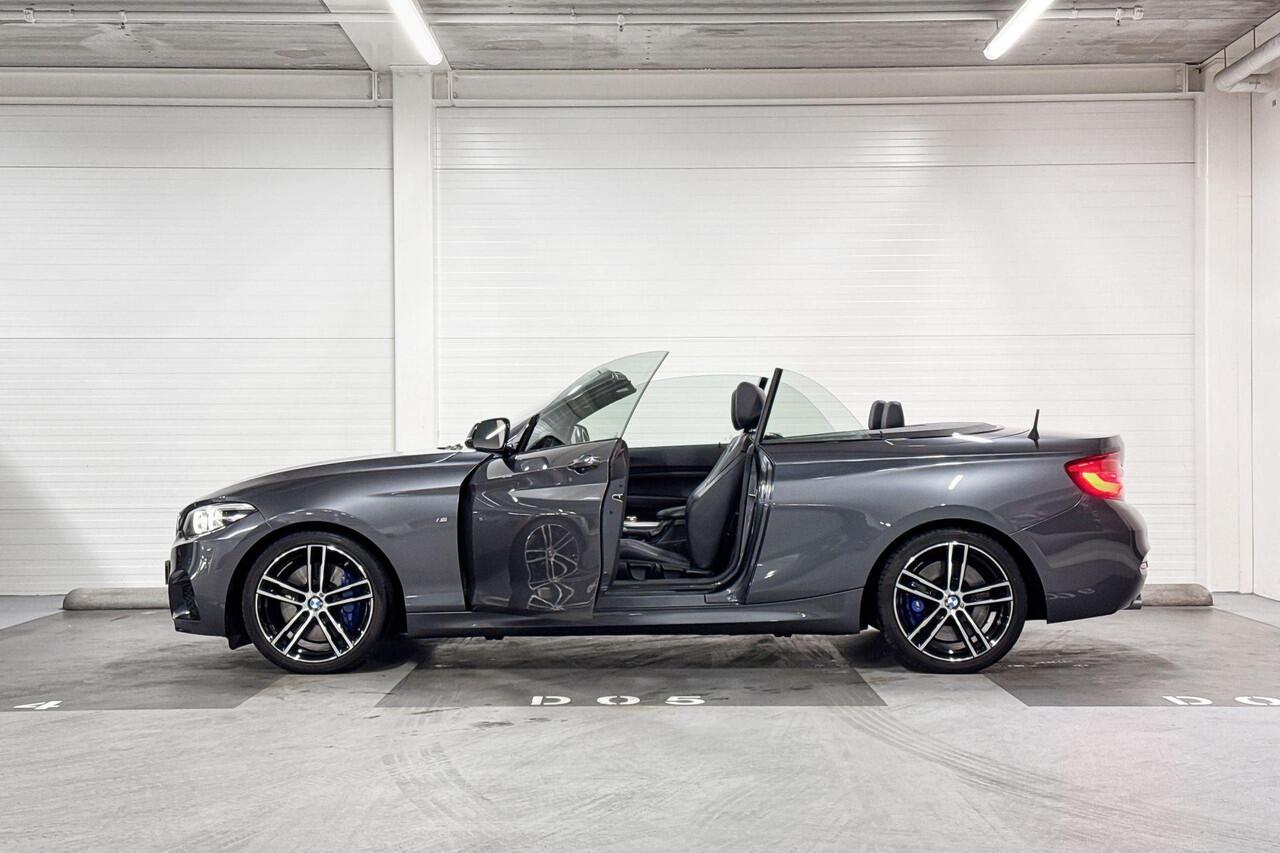 BMW 2-SERIE Cabrio 220i High Executive | M Sportpakket | Stoelverwarming | M sport-onderstel