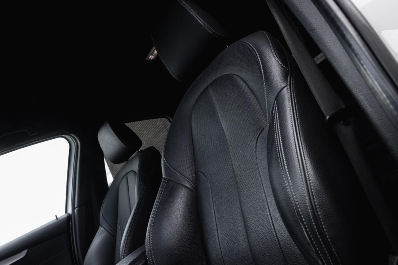BMW 2-SERIE Active Tourer 218i High Exec. Ed. | HUD | Trekhaak | Leder |