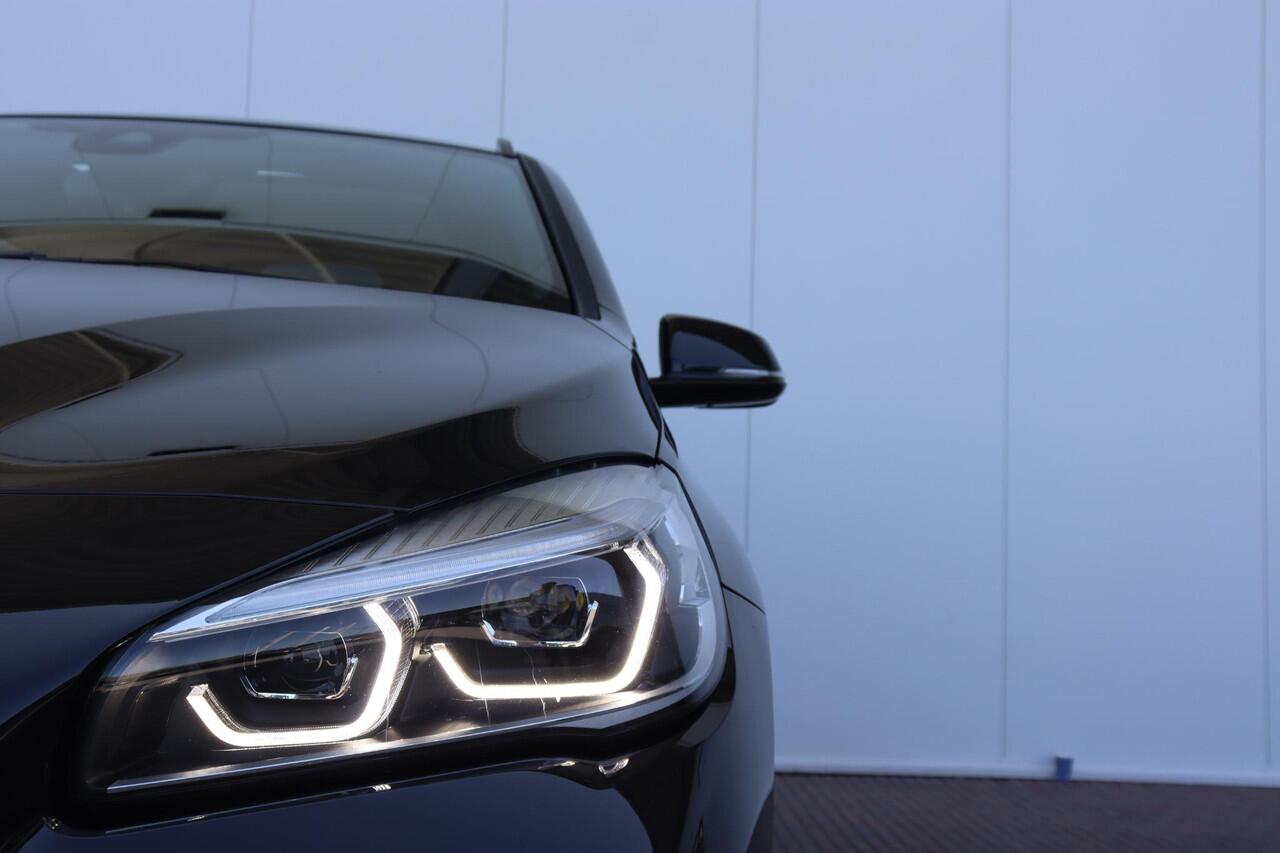 BMW 2-SERIE Active Tourer 218i High Executive Edition M Sport pakket/ Panoramadak/ Head-Up/ Lederen bekleding/ Elektrische achterklep/ Achteruitrijcamera