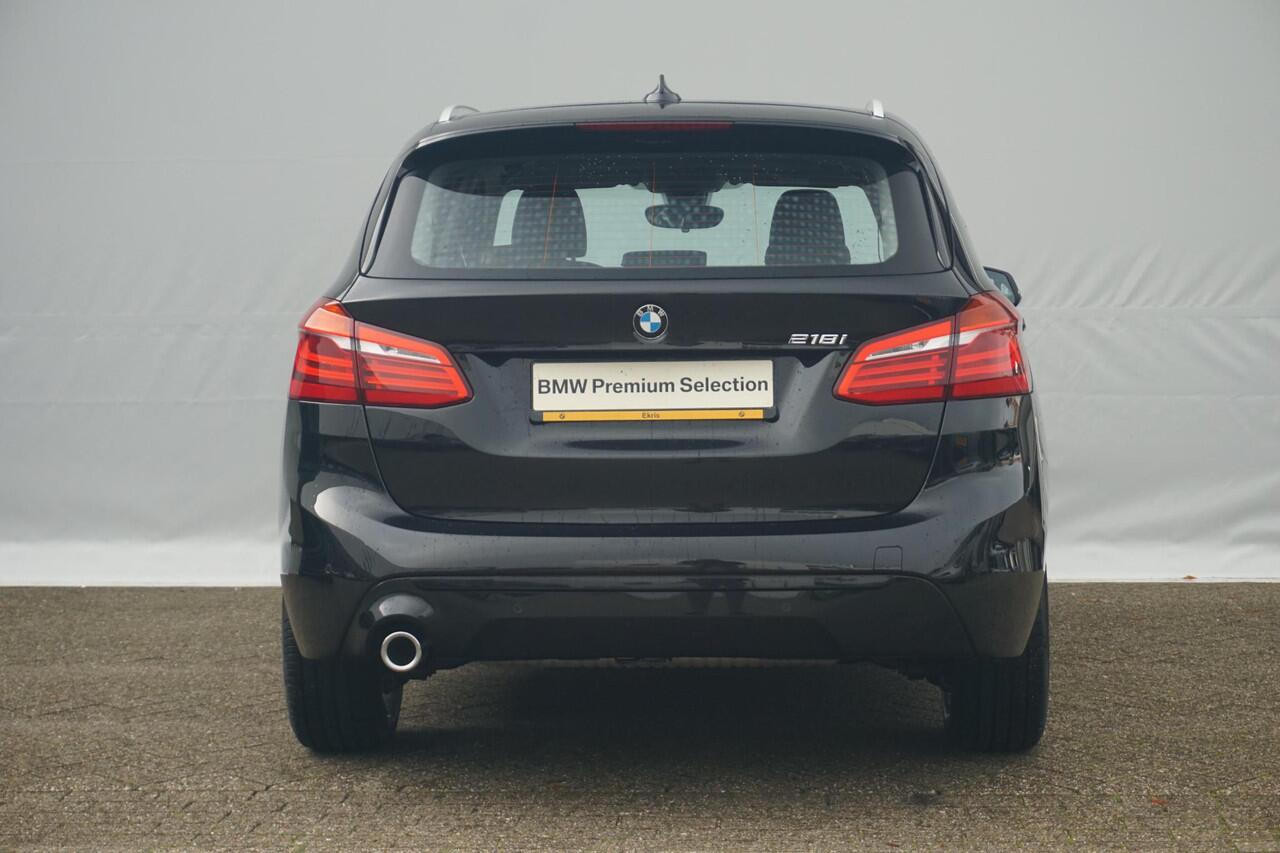 BMW 2-SERIE Active Tourer 218i Executive Sport Line 17'' / Trekhaak / Head-Up Display / PDC