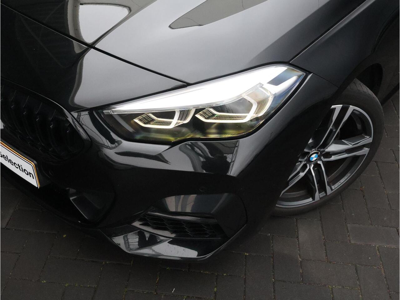 BMW 2-SERIE Gran Coupé 218i Executive Edition M-Sportpakket / HIFI / Panoramadak / 18'' /