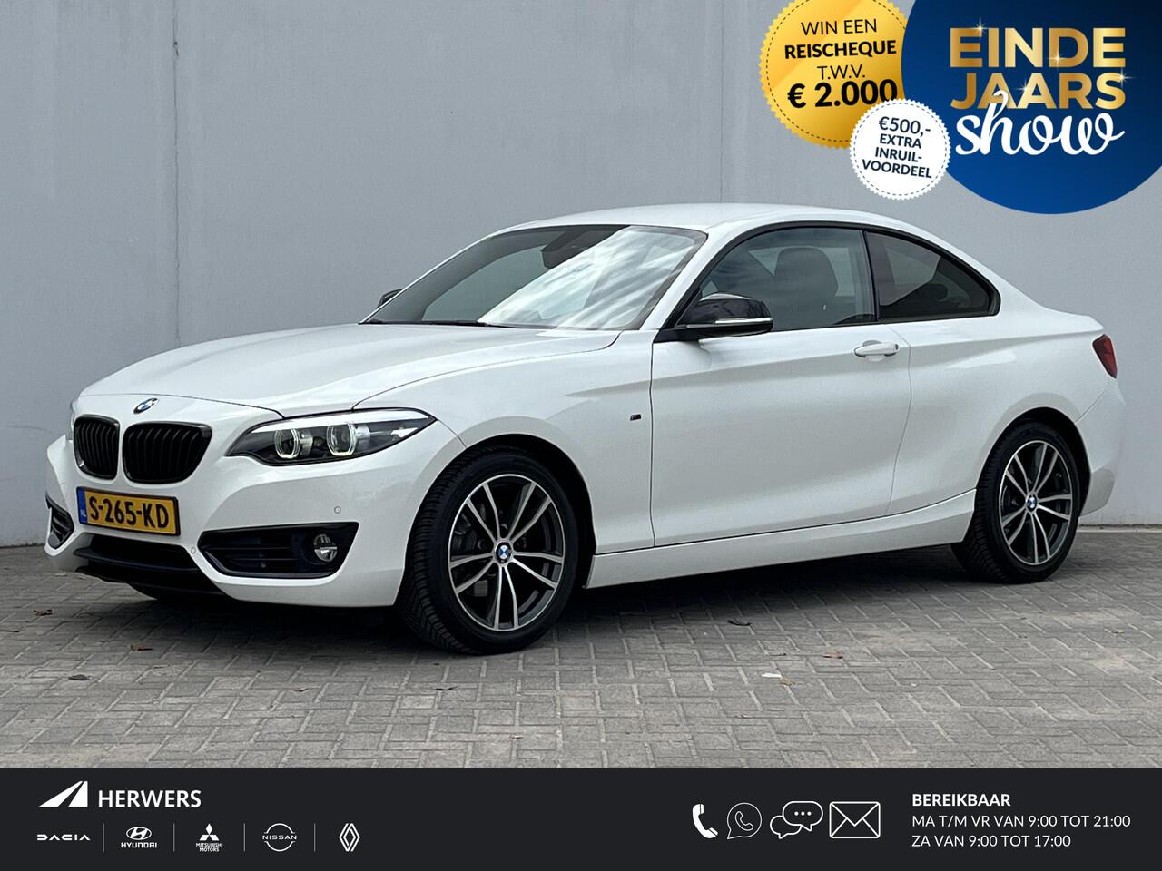 BMW 2-SERIE Coupé 218i Executive Sport Line Business / Automaat / Cruise- en Cruise Control / Verwarmde Voorstoelen / Keyless Start / Parkeersensoren voor + achter / Navigatie full map / M Leder Sportstuur / Lichtmetalen velgen dubbel spaak / Bluetooth /