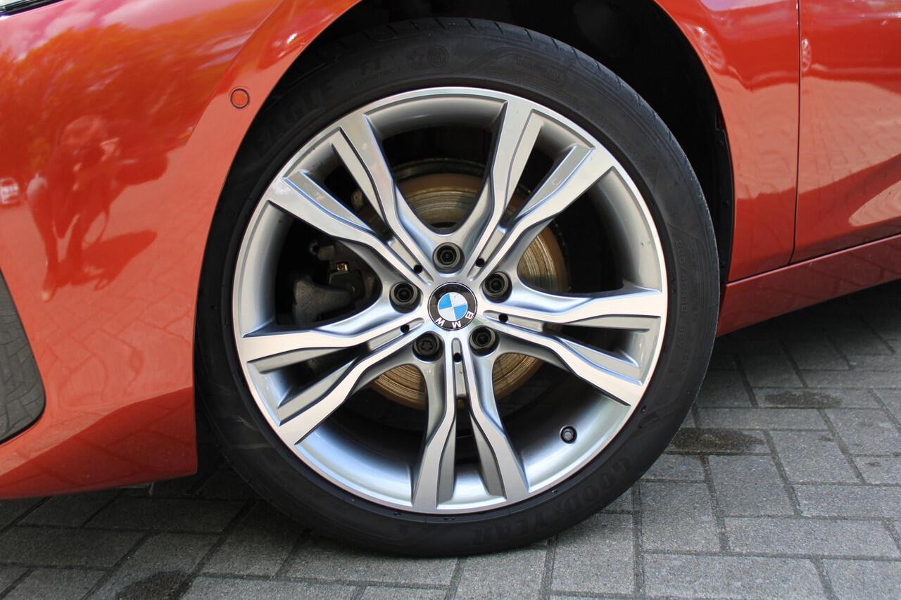 BMW 2-SERIE Active Tourer 218i 140pk Executive Edition | Head-Up | Achteruitrijcamera | Elektrische achterklep | Navigatie | Cruise control