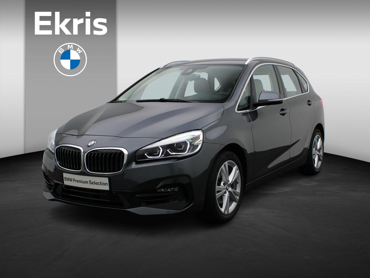 BMW 2-SERIE Active Tourer 218i High Executive | Sportline | Parking Pack | Trekhaak | Achteruitrijcamera | Sportstoelen | Head-Up Display | 17''