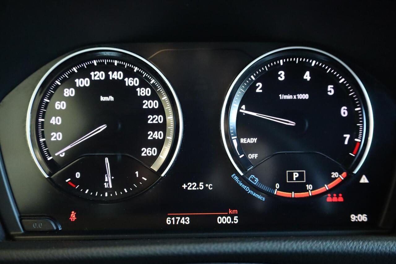 BMW 2-SERIE Active Tourer 218i M Sportpakket | Trekhaak | Achteruitrijcamera | Head-Up | Navi Plus | Lentevoordeel