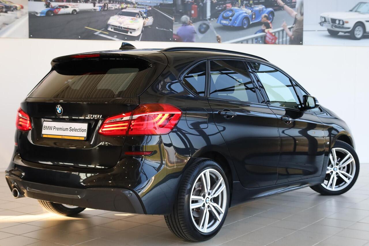 BMW 2-SERIE Active Tourer 218i M Sportpakket | Trekhaak | Achteruitrijcamera | Head-Up | Navi Plus | Lentevoordeel