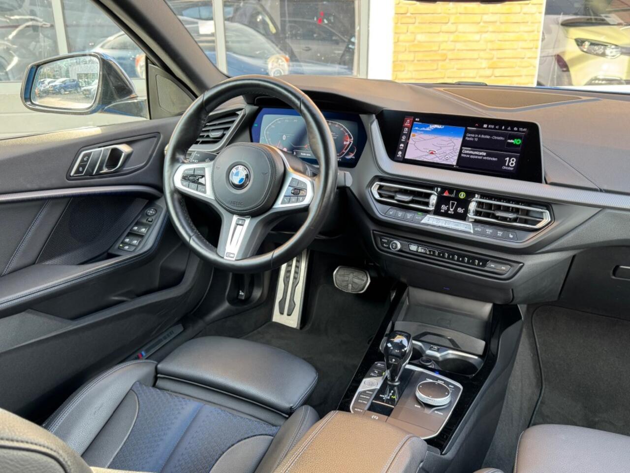 BMW 2-SERIE 218i AUTOMAAT M-SPORT EDITION NAVI/CARPLAY/LED/NL-AUTO/VOL!