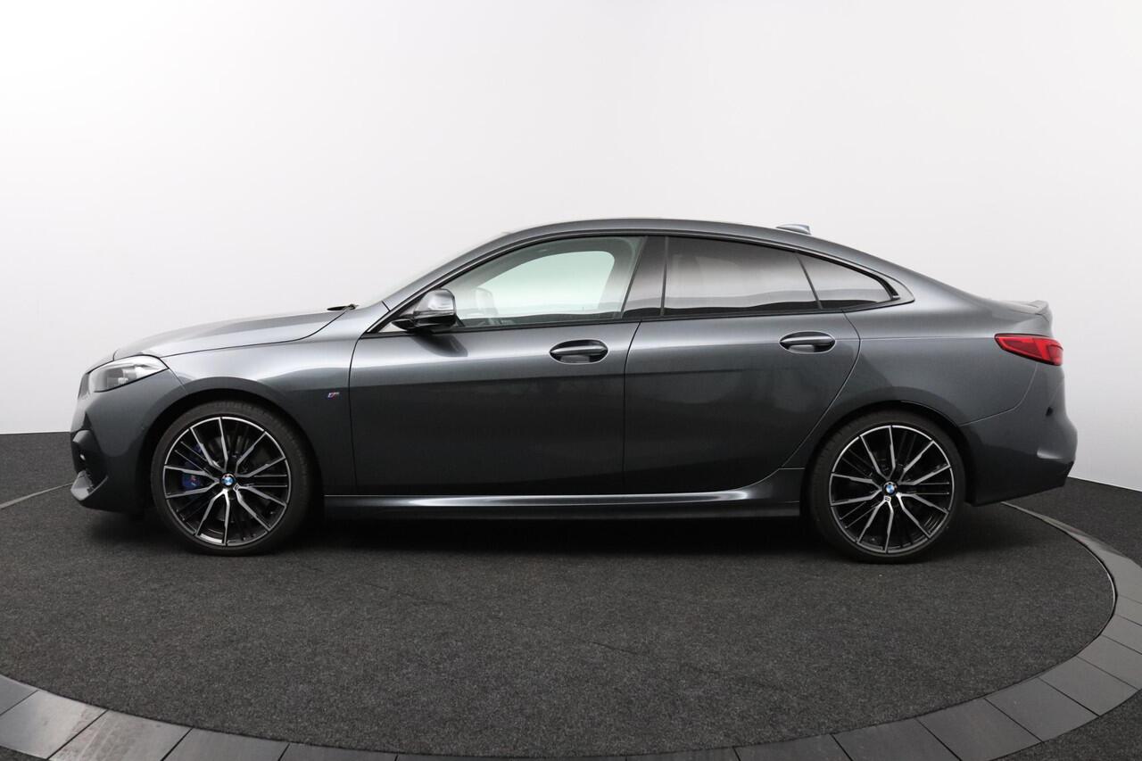 BMW 2-SERIE Gran Coupé 218i M-Sport | Panoramadak | 19''M Velgen | Harman/Kardon | Sport stoelen |
