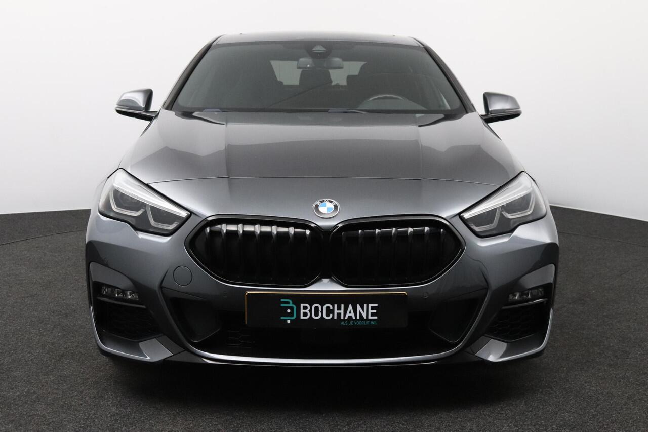 BMW 2-SERIE Gran Coupé 218i M-Sport | Panoramadak | 19''M Velgen | Harman/Kardon | Sport stoelen |