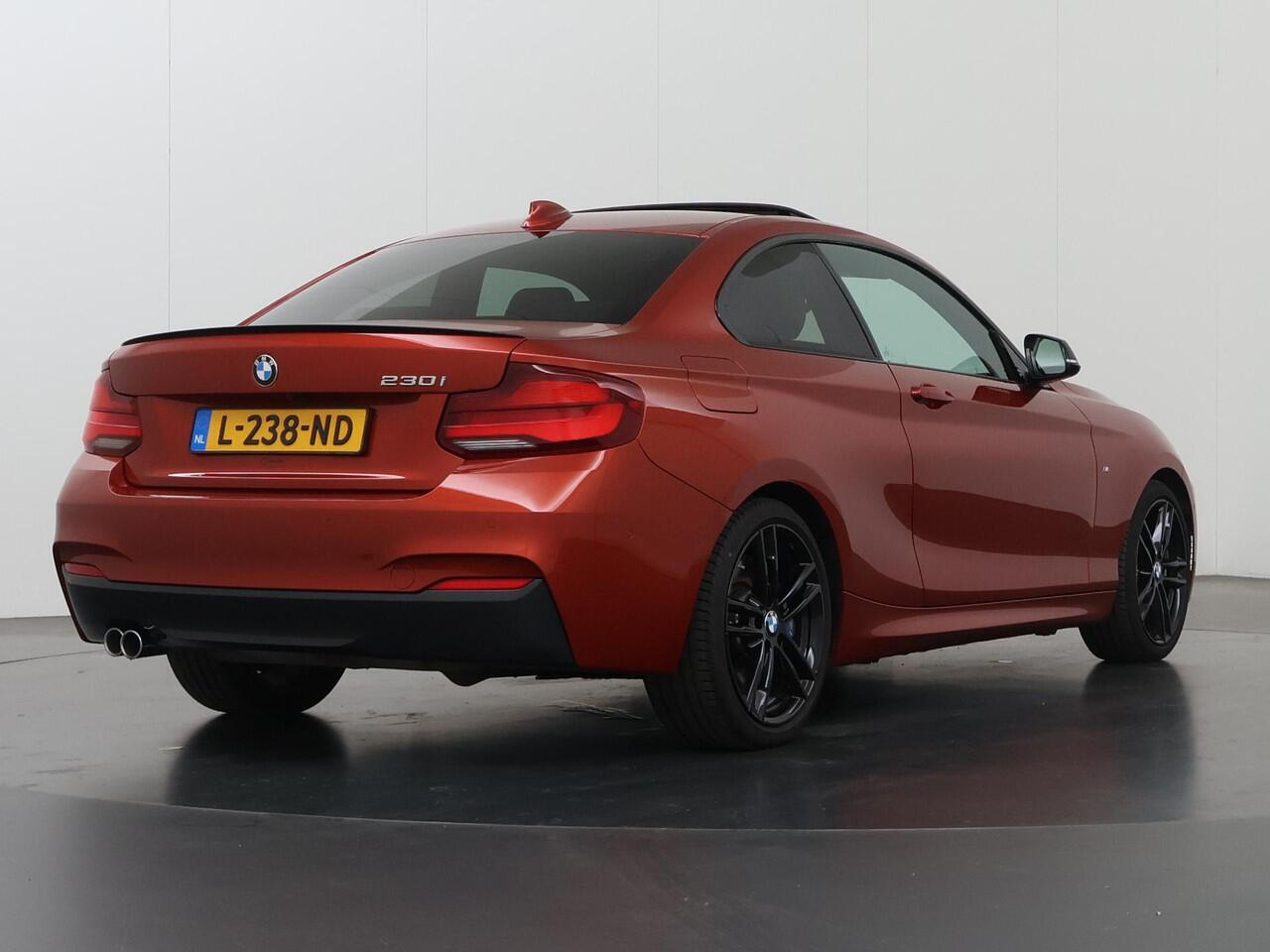 BMW 2-SERIE Coupé 230i High Executive M-Sport | M-Sport| NL Auto | Harman/Kardon | Adaptieve Cruise Control | LED | Rij-hulpsysteem | Sportstoelen | Schuif/Kanteldak | Sportstoelen | DAB | Adaptief Onderstel | Camera | Ele. verstelbare stoelen + Geheugen Links |