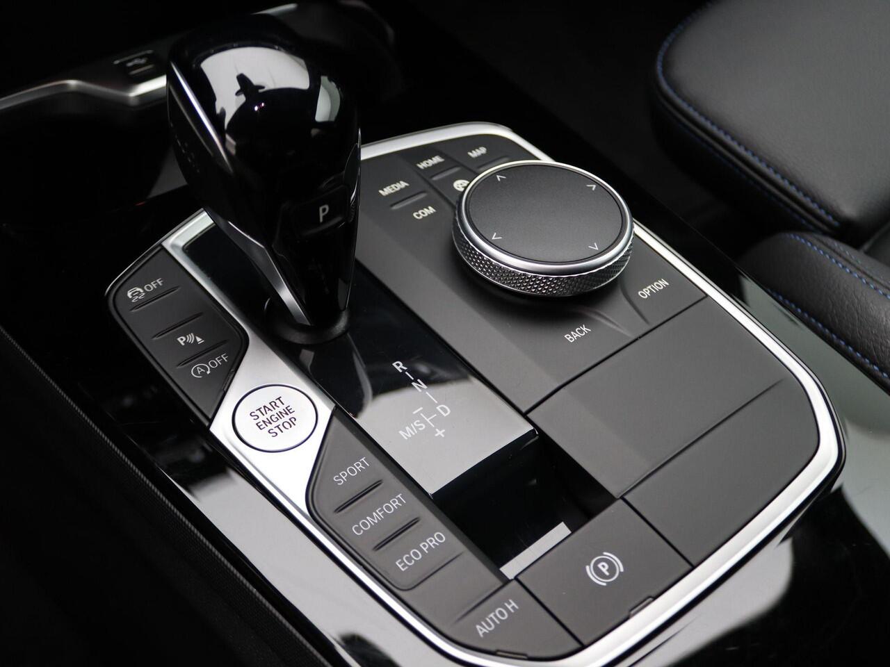 BMW 2-SERIE Gran Coupé 220i Executive | M Sport Plus Pack | Parking Pack | Achteruitrijcamera | Parking Assistant | DAB | 19''