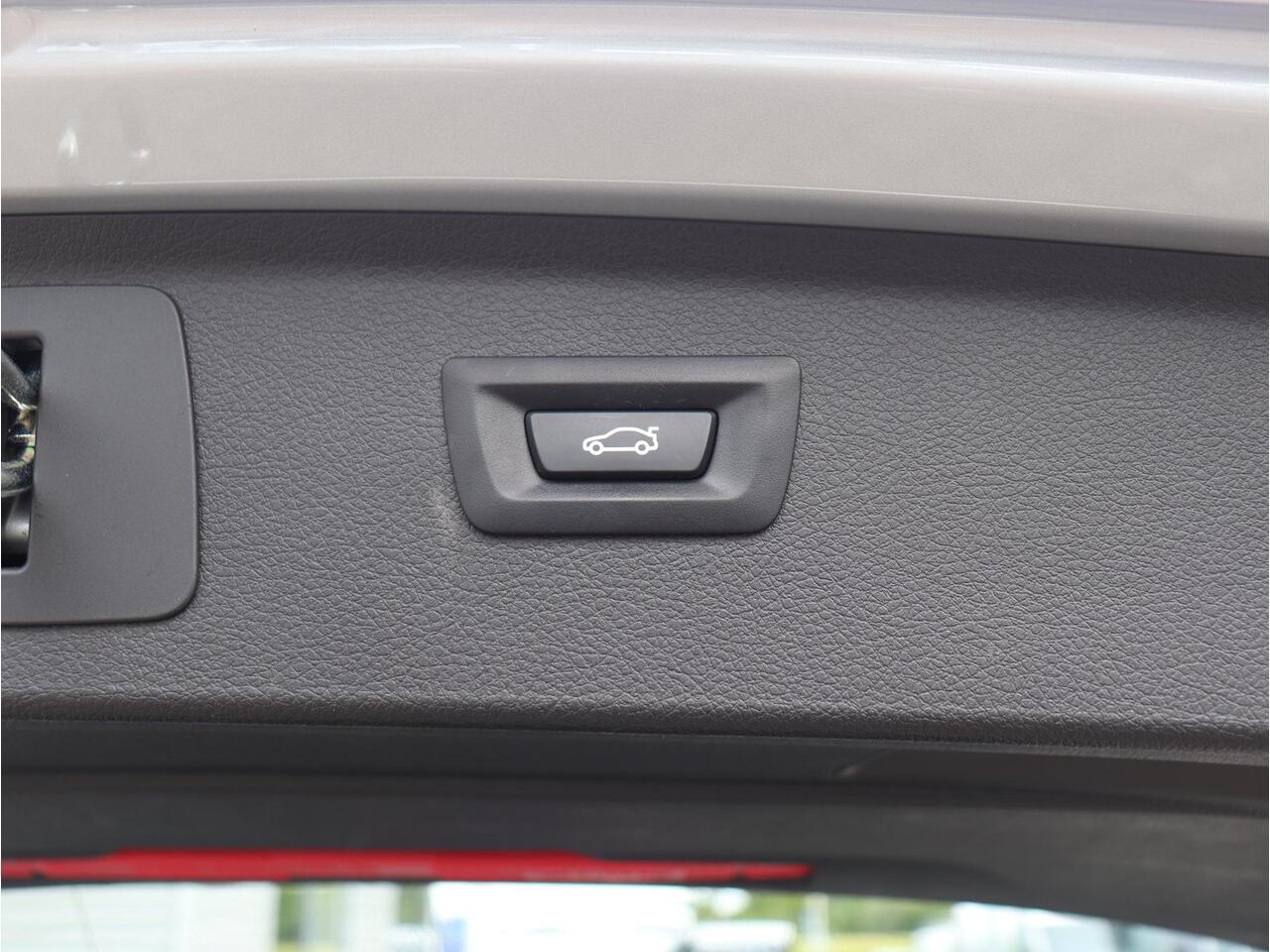 BMW 2-SERIE Active Tourer 218i | Luxury Line | Head-Up | Hi-Fi | Stoel + Stuurwielverwarming | Climate Control | Navi Plus | 17'' LMV