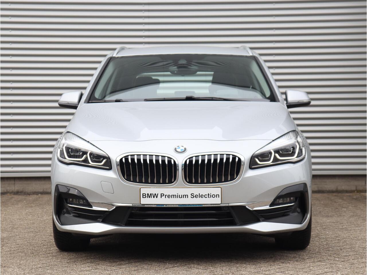 BMW 2-SERIE Active Tourer 218i | Luxury Line | Head-Up | Hi-Fi | Stoel + Stuurwielverwarming | Climate Control | Navi Plus | 17'' LMV