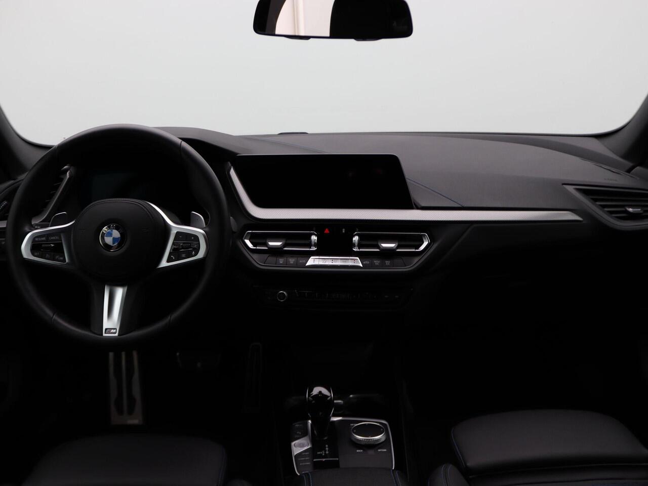 BMW 2-SERIE Gran Coupé 220i Executive | M Sport Plus Pack | Parking Pack | Achteruitrijcamera | Parking Assistant | DAB | 19''