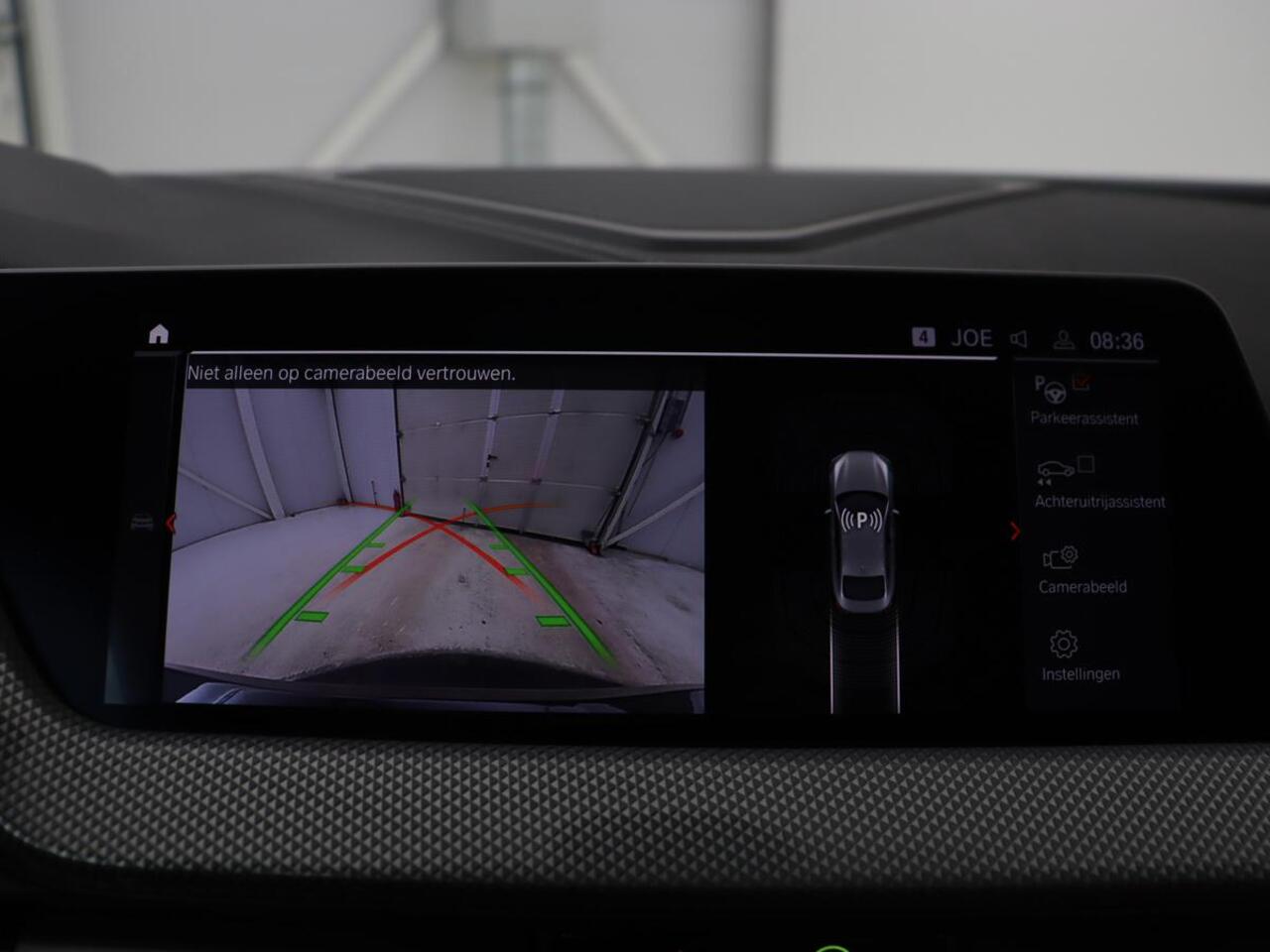 BMW 2-SERIE Gran Coupé 220i High Executive | Head-Up | Adaptive cruise | Leder | Camera | Stoelverwarming | Sportstoelen | Luxury Line | Carplay | Live Cockpit | Navigatie | Park Assist | Full LED