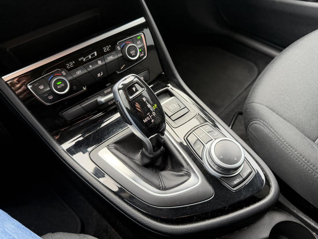 BMW 2-SERIE Active Tourer 218i Business Edition | Automaat | NAP | Navi | PDC | Head up display