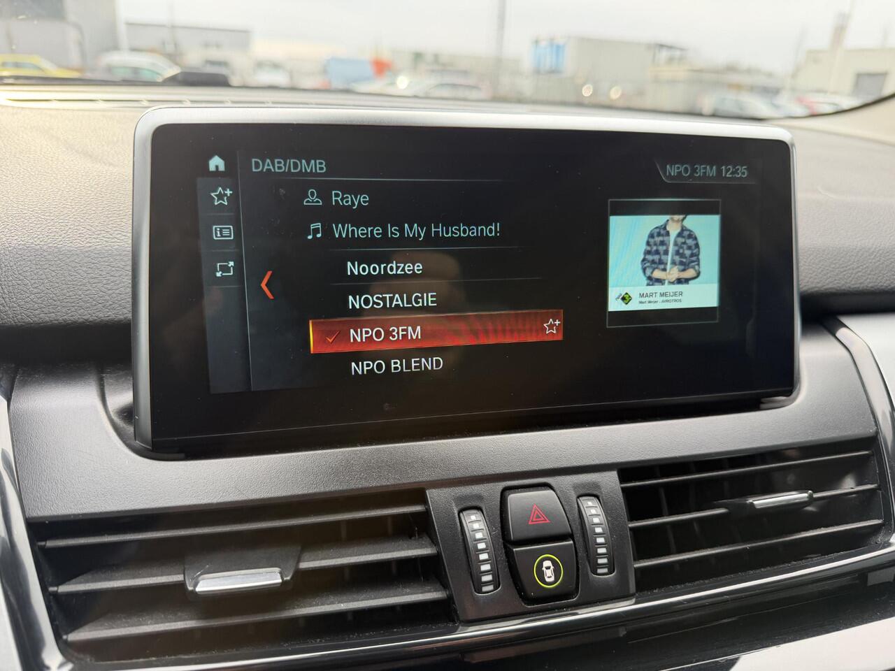 BMW 2-SERIE Active Tourer 218i Business Edition | Automaat | NAP | Navi | PDC | Head up display