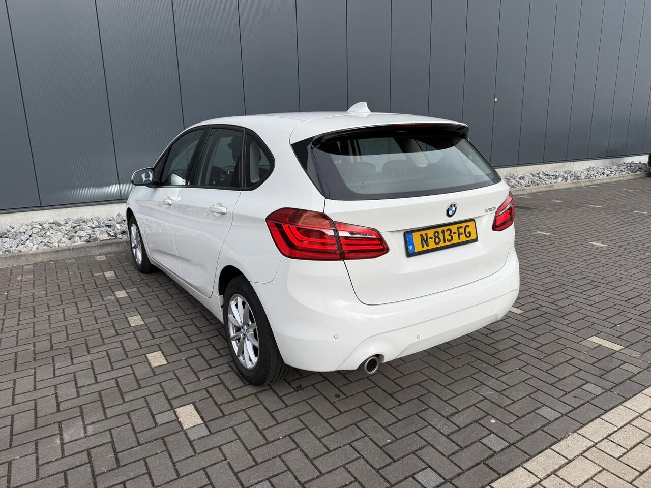 BMW 2-SERIE Active Tourer 218i Business Edition | Automaat | NAP | Navi | PDC | Head up display