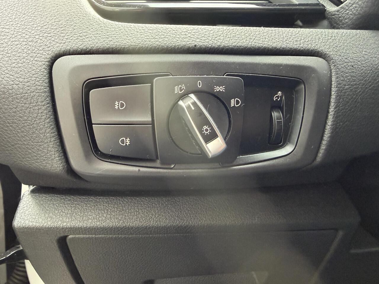 BMW 2-SERIE Active Tourer 218i Business Edition | Automaat | NAP | Navi | PDC | Head up display