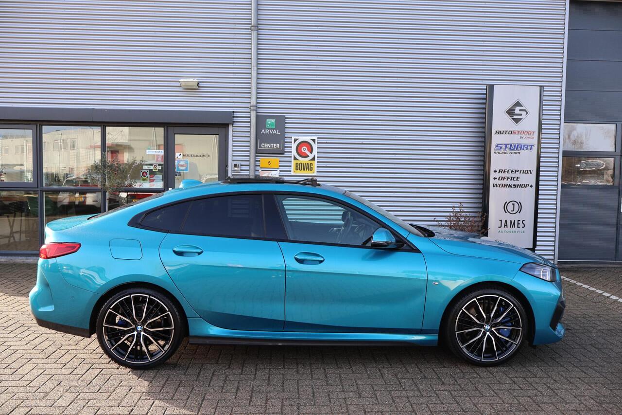 BMW 2-SERIE Gran Coupé 218i Executive Edition 1e eigenaar | Dealer Onderh | BTW | NAP | Pano | M Sport + | Winterpack | Harman | HIFI | Camera | Navi | Climate | Alarm Klasse 3 | Carplay | LMV | DAB |