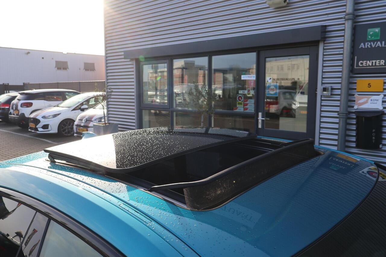 BMW 2-SERIE Gran Coupé 218i Executive Edition 1e eigenaar | Dealer Onderh | BTW | NAP | Pano | M Sport + | Winterpack | Harman | HIFI | Camera | Navi | Climate | Alarm Klasse 3 | Carplay | LMV | DAB |