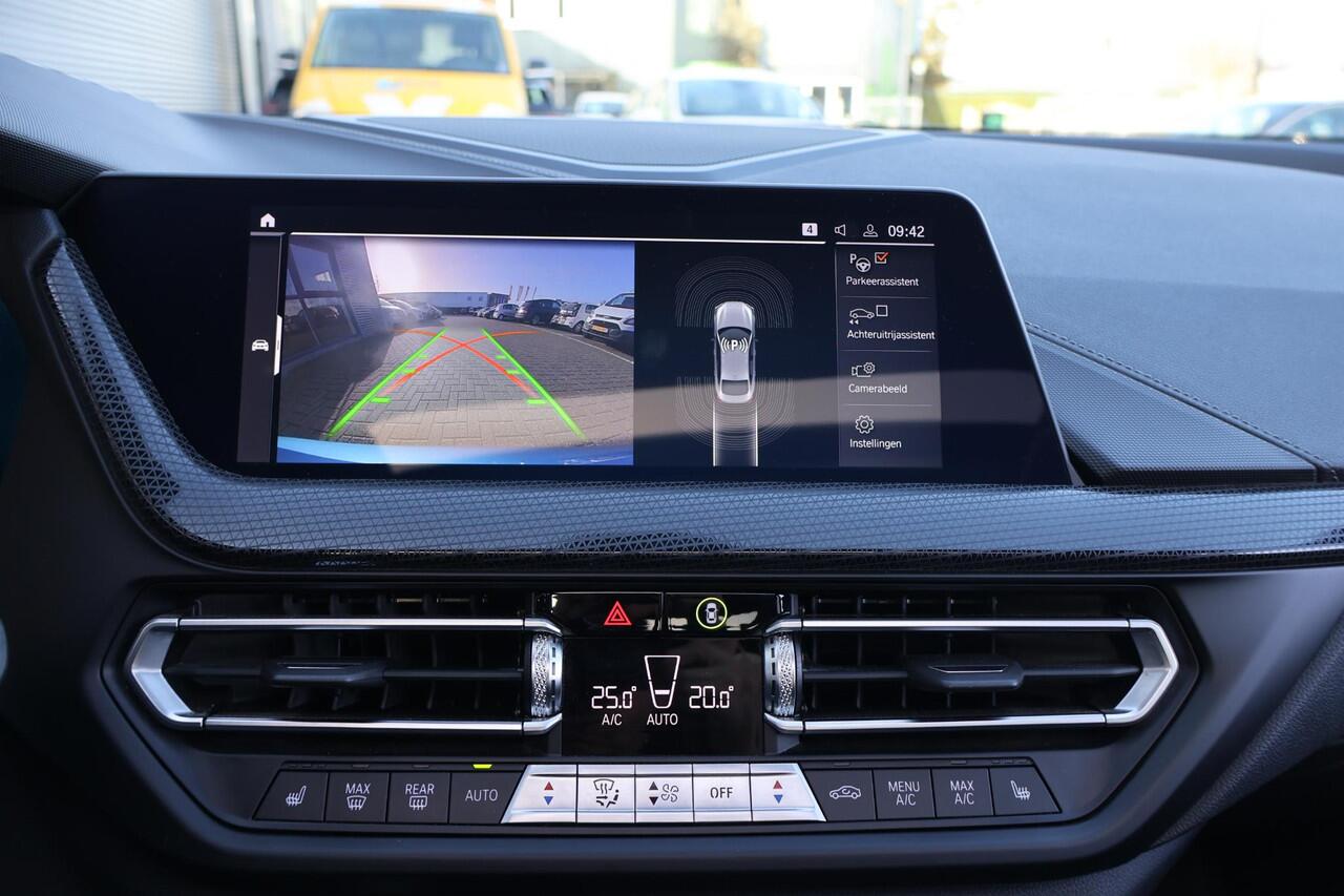 BMW 2-SERIE Gran Coupé 218i Executive Edition 1e eigenaar | Dealer Onderh | BTW | NAP | Pano | M Sport + | Winterpack | Harman | HIFI | Camera | Navi | Climate | Alarm Klasse 3 | Carplay | LMV | DAB |