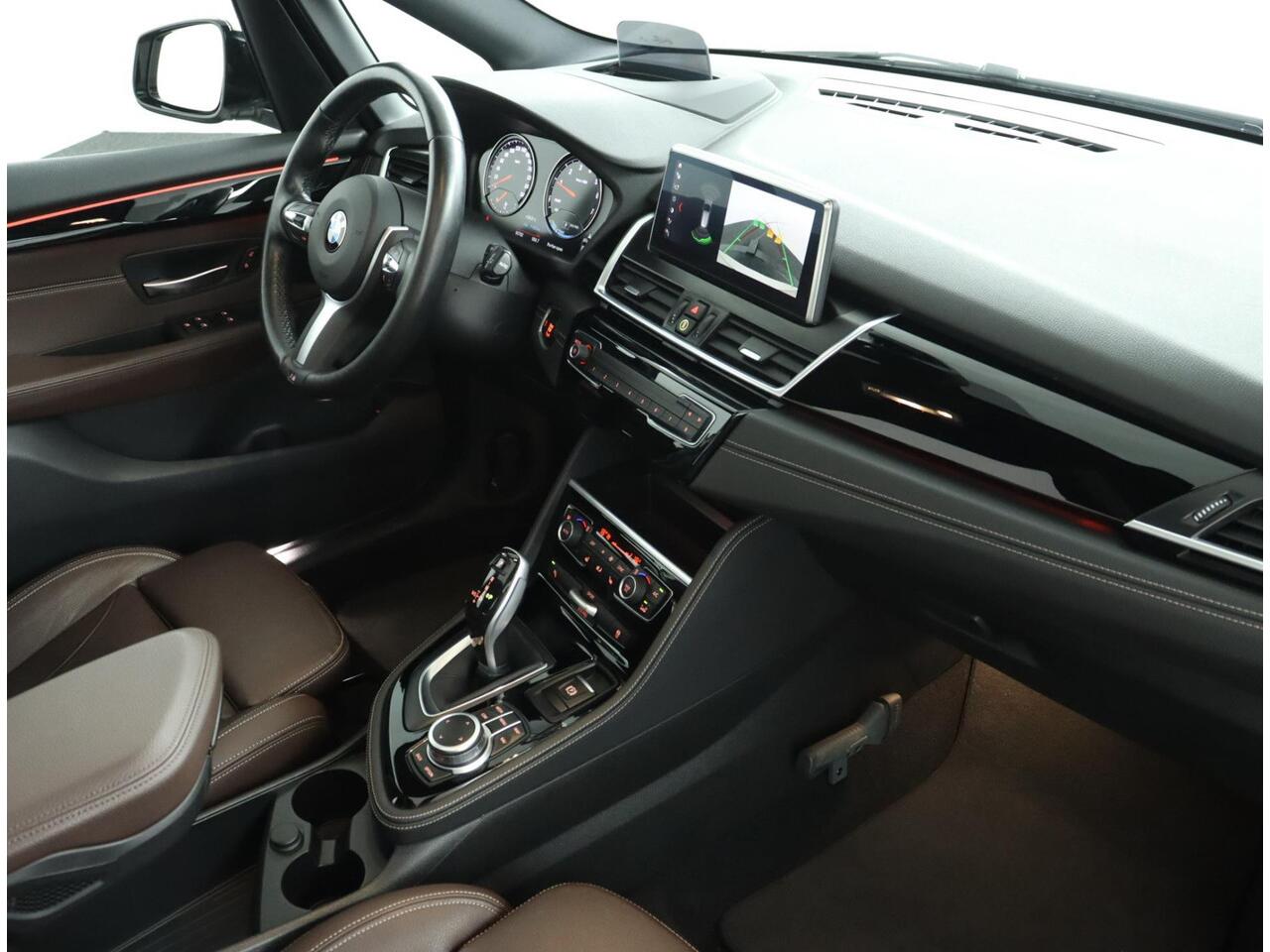 BMW 2-SERIE Active Tourer 218i High Executive |NAP |1e eigenaar | Automaat | Pano | HUD | Stoelverwarming | Camera