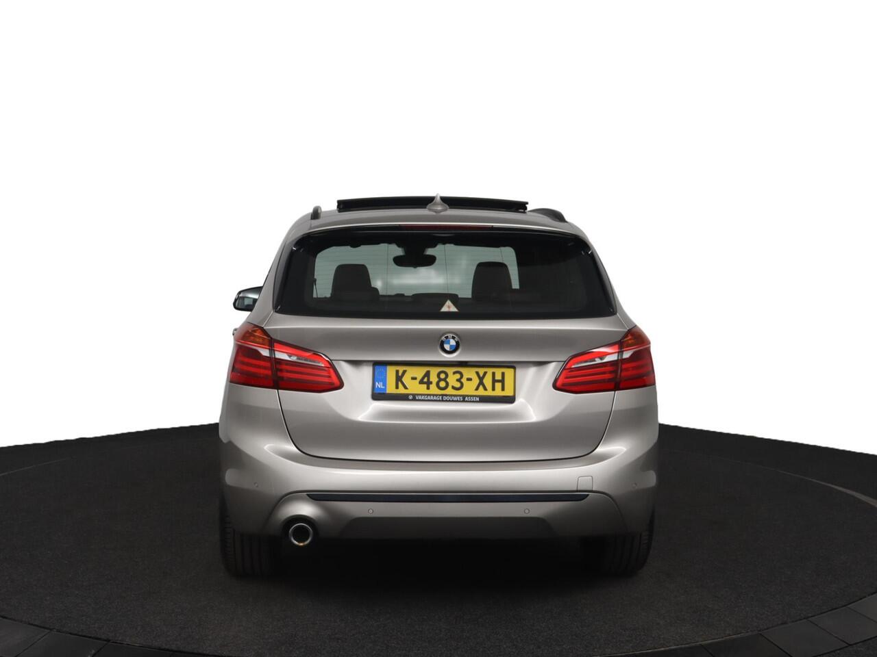 BMW 2-SERIE Active Tourer 218i High Executive |NAP |1e eigenaar | Automaat | Pano | HUD | Stoelverwarming | Camera